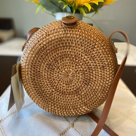 NWT 8” round rattan boho style ATA Grass cross body purse leather strap. - Picture 3 of 16